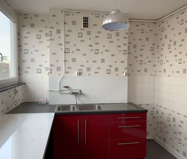 Location Appartement 4 pièces 81m² MONT ST AIGNAN 76130 - Photo 3