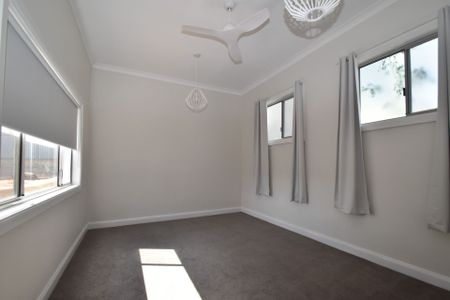 Great Location - Four Bedroom House - Photo 3