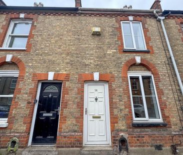 2 bedroom terraced house to rent - Photo 2