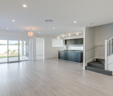 38 Hamilton Drive, Jacobs Well, QLD - Photo 2