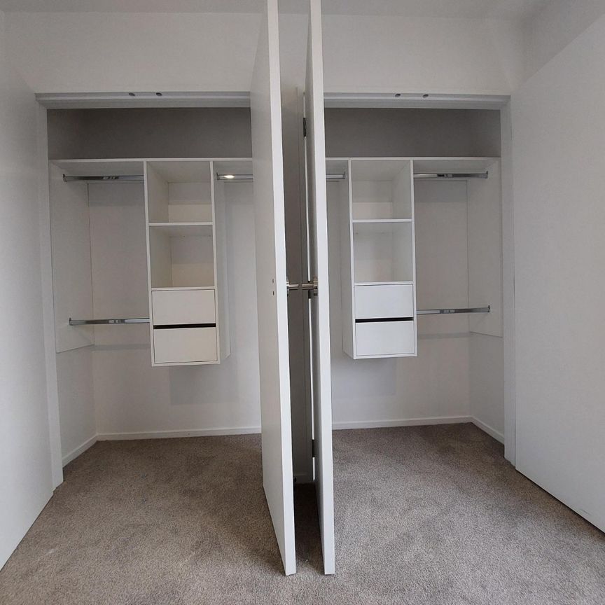 Modern Townhouse 2 Bedrooms - Photo 1