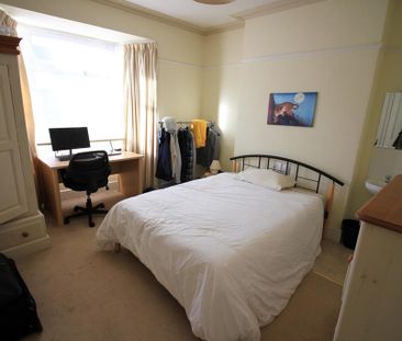 4 bedroom terraced house to rent - Photo 4