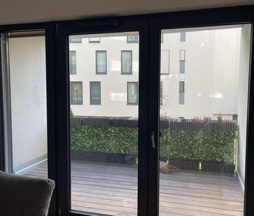 voll möblierte wohnung, die im 1.OG liegt - Photo 1