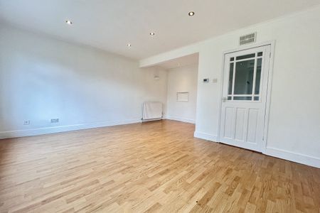 St. Peters Close - Photo 3