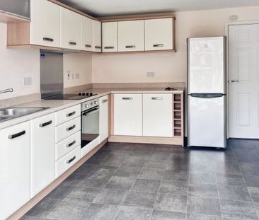 Teasel Close, Red Lodge - Photo 3