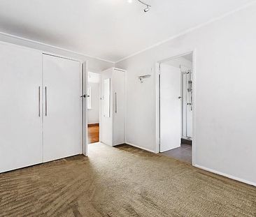 Neat Start In Northcote - Photo 4