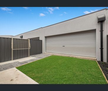 Practical, modern 4-bedroom living! - Photo 5