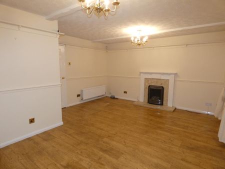 3 bedroom detached house to rent - Photo 3