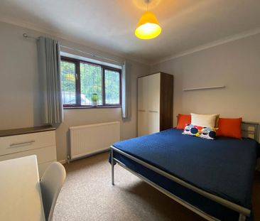 1 bedroom in a house share to rent - Photo 3