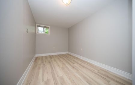 For Lease - 53 Newbury Drive Unit# Basement, Newmarket, Ontario - Photo 2