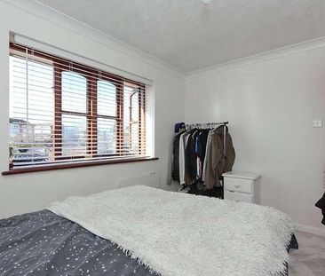 Alexander Court, Chalkwell Road, Sittingbourne, Kent, ME10 - Photo 4
