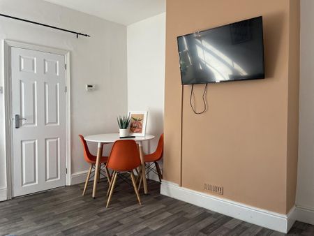 3 bedroom terraced house to rent - Photo 4