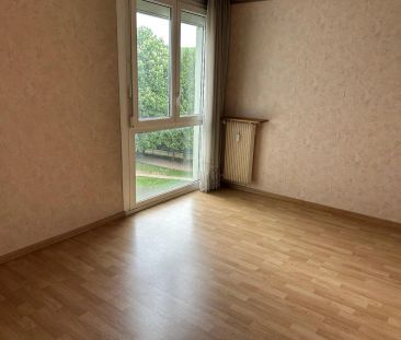 Appartement à louer 4 pièces 81.17m² - Photo 2