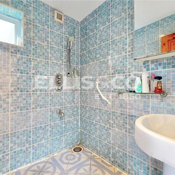 4 bedroom semi-detached house to rent - Photo 1