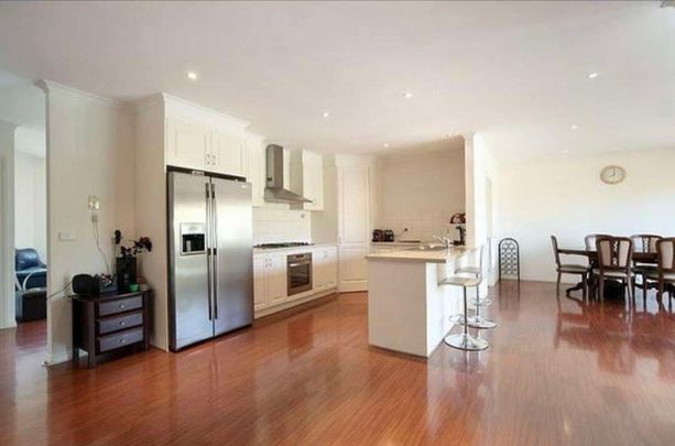 Bentleigh East - Photo 1