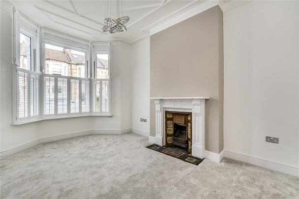 Chestnut Grove, Balham, SW12, London - Photo 1