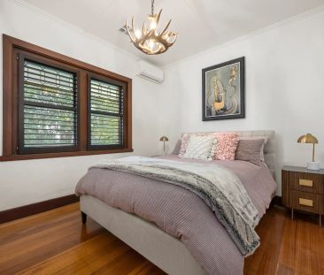 2 Bedroom + Study Top-Floor Art Deco Elegance in the Heart of St Kilda - Photo 3