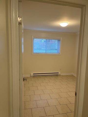 Lasalle 3 1/2 rénové avec électroménagers - Photo 3