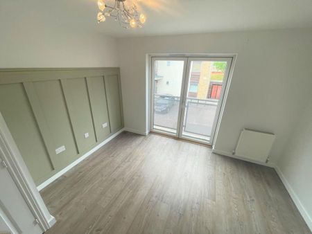 2 bedroom end of terrace house to rent - Photo 3