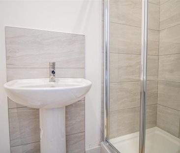 House to rent - Photo 3
