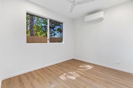 ** BREAK LEASE ** SIMPLY STUNNING! PRIVATE, MODERN & SPACIOUS DUPLEX WITH BUSHLAND BACKDROP! - Photo 3