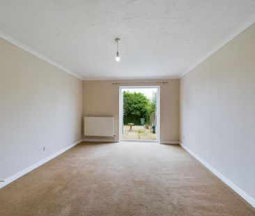 2 bedroom end of terrace house to rent - Photo 1