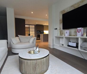 3 bedroom semi-detached house to rent - Photo 3