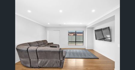 Luxury, Lifestyle & Location Combine at 36 Wichita Grove, Lara. - Photo 5