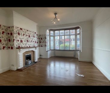 3 Bed Terraced House, Woodbridge Road, IG11 - Photo 1