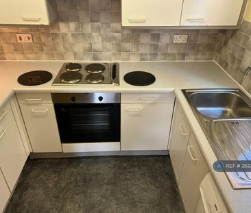 1 bedroom flat to rent - Photo 2