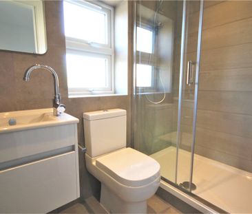 Laburnum Place, Englefield Green, Egham, Surrey, TW20 0SX - Photo 6