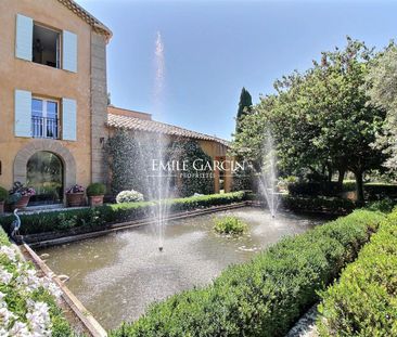 Demeure de prestige à louer à Aix En Provence, vue dominante et très beau jardin - Photo 1