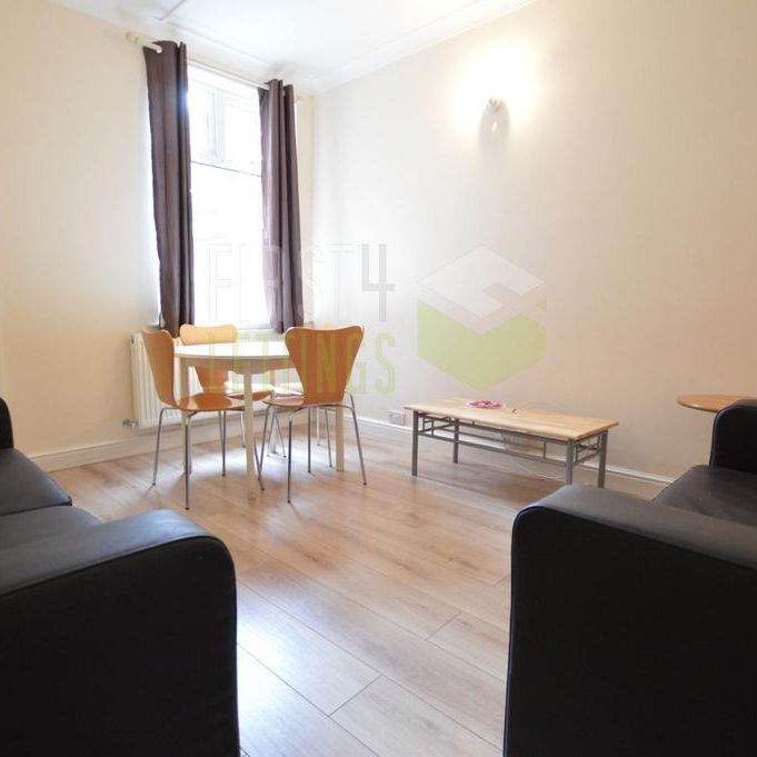 4 bedroom terraced house to rent - Photo 1