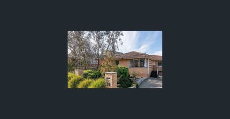 Peaceful family home in Vermont Secondary College zone, steps from reserves and parks! - Photo 2