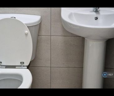 2 bedroom penthouse to rent - Photo 6