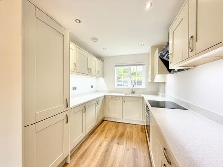 3 bedroom semi-detached house to rent - Photo 5
