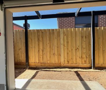 Stylish and Modern Home - Photo 6