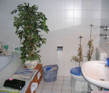 Mehr als nur vier Wände: Wohnen auf zwei Ebenen mit Terrasse und Ga... - Photo 6