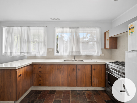 135 Theodore Street, Curtin ACT 2605 - House For Rent | Domain - Photo 4