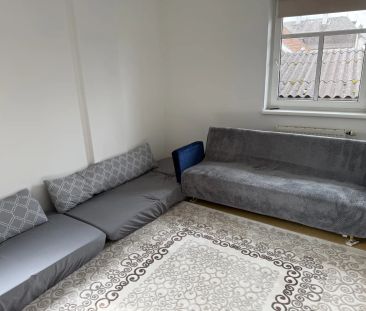 Zentral gelegene, gemütliche 2- Zimmer-Wohnung mit möblierter Küche... - Photo 1