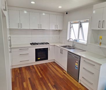Popular Papatoetoe - Photo 1