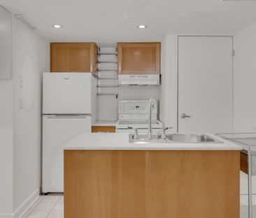 For Lease - 321 Palmerston Boulevard Unit# Coach House, Toronto, On... - Photo 3