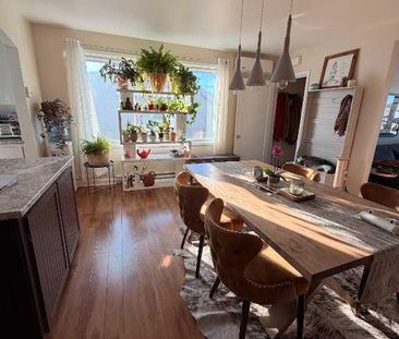 Duplex calme et serin rénové au goût du jour dans un secteur prisé ... - Photo 2