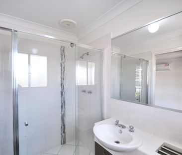 Fabulous home in great location - Photo 3