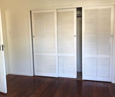 LONG DRIVE - 2 BEDROOM HOUSE - Photo 5