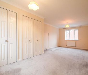 4 bedroom semi-detached house to rent - Photo 5