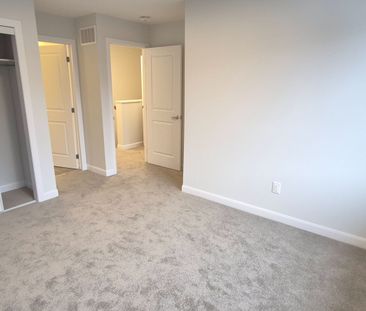 For Lease - 701 Glenroy Gilbert Drive Unit# 18, Barrhaven, Ontario - Photo 5