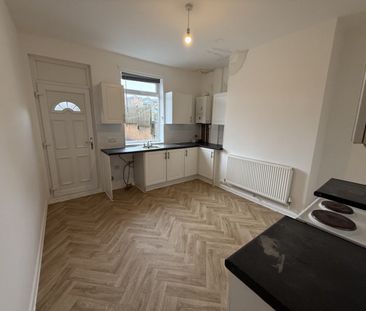 2 bed Terraced - To Let - Photo 2