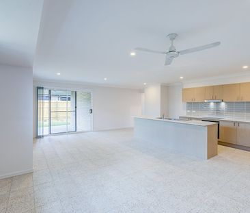 Brand-New Family Home in Park Lane Reserve! - Photo 6