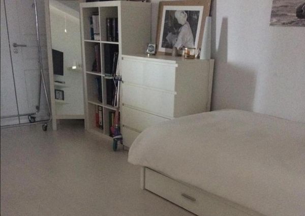 Quarto casa de banho privada Miraflores Linda a Velha